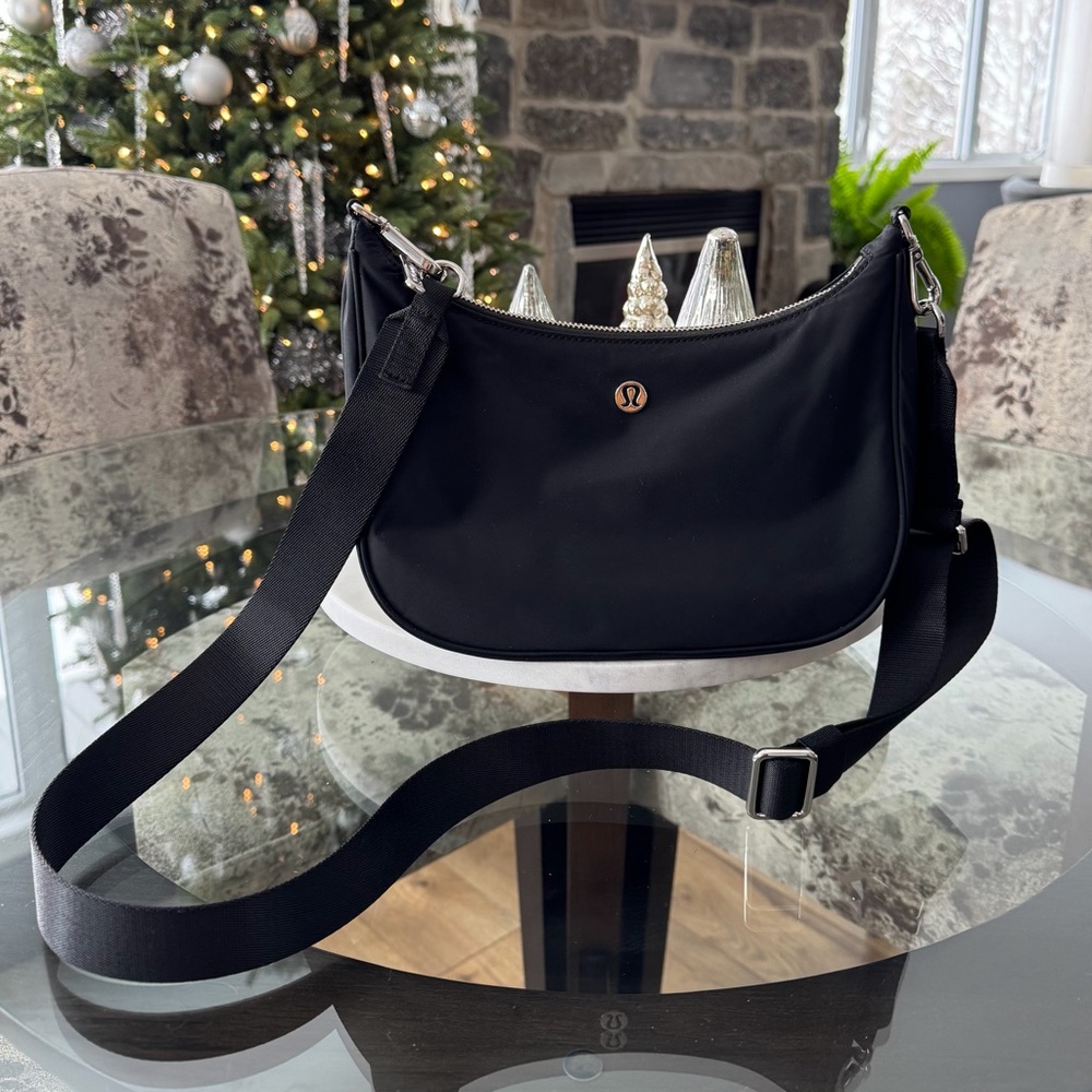lululemon Black and Silver City Essentials 3L Bag